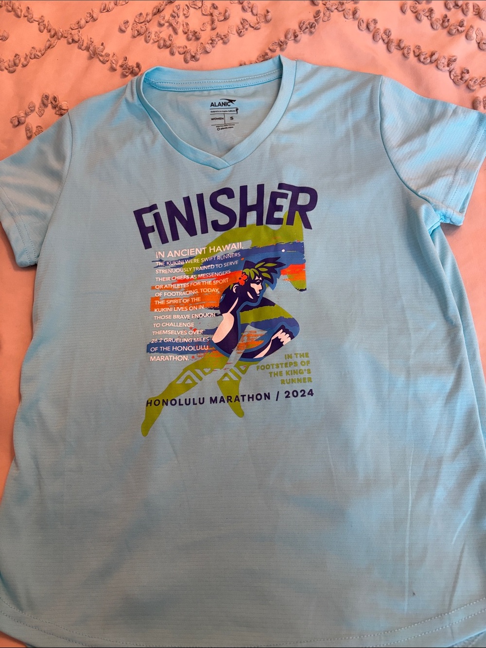 Women’s Light Blue 'Finisher' Honolulu Marathon 2024 Short Sleeve Tee